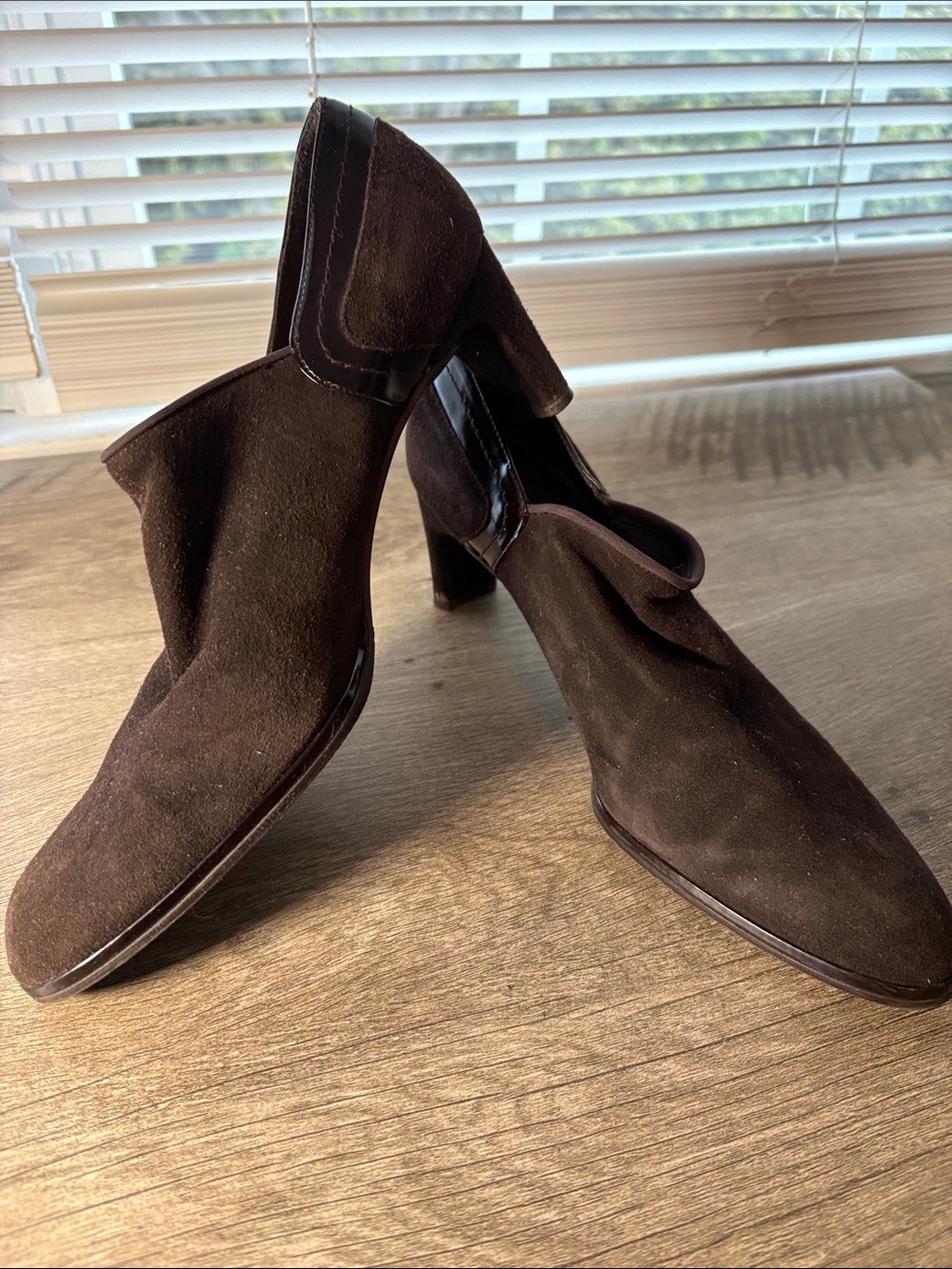 Stuart Weitzman Dark Brown Suede Block Heel Ankle Boots. Wm’s 9M